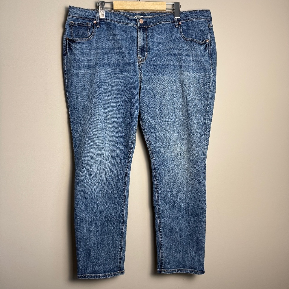 Old Navy Denim Women's 18 Short Curvy Straight Blue Jeans Summer Festival Casual